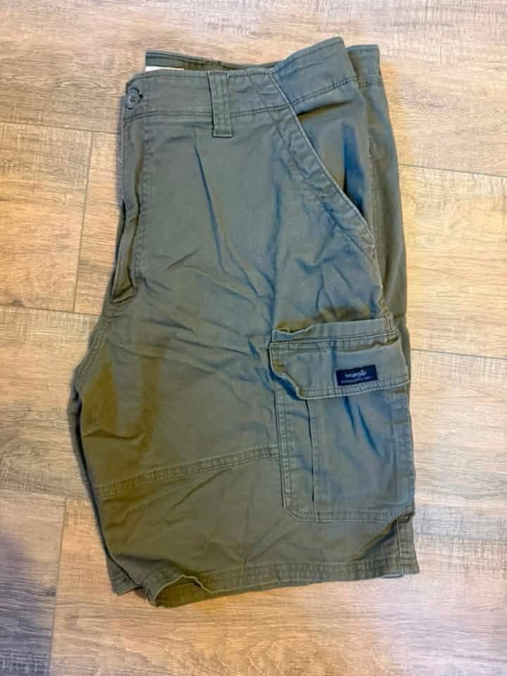 Wrangler Men's Olive Cargo Shorts